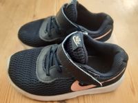 Nike Sneaker Sportschuhe Turnschuhe Schuhe 26 blau rosa Sachsen - Brandis Vorschau