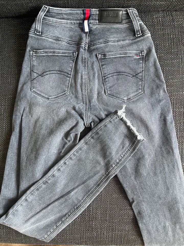 Tommy Hilfiger Jeans Gr.26/32 wie S 36/38 in Obernkirchen