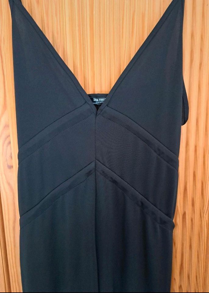 Jumpsuit von Zara, Größe M, neu in Hamburg