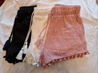 Shorts Stoffhose kurz Reserved Größe XS schwarz weiß rosa Kr. Passau - Passau Vorschau