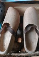 Holzschuhe, Clogs Größe 45 mit Lederriemen Frankfurt am Main - Rödelheim Vorschau