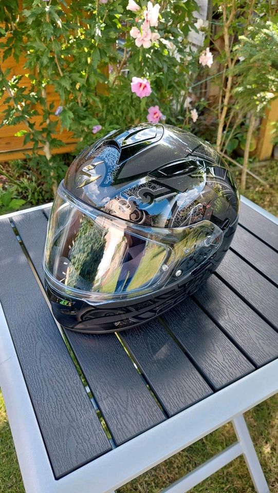 Motorradhelm Damen Größe S in Leipzig