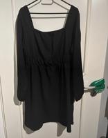 Crepe Kleid/Schwarzes kurzes Kleid in Größe 44/46/L Niedersachsen - Stade Vorschau