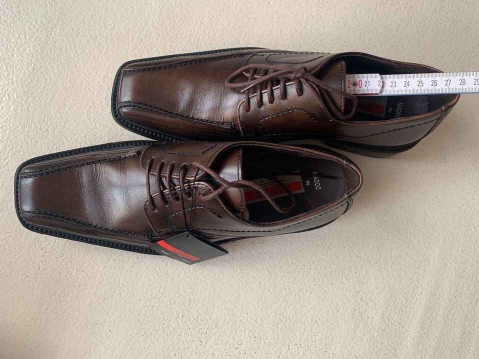 LLOYD HERRENSCHUHE * BUSINESS SCHUHE * MADOC * GRÖSSE 7 * 40,5 in Flensburg