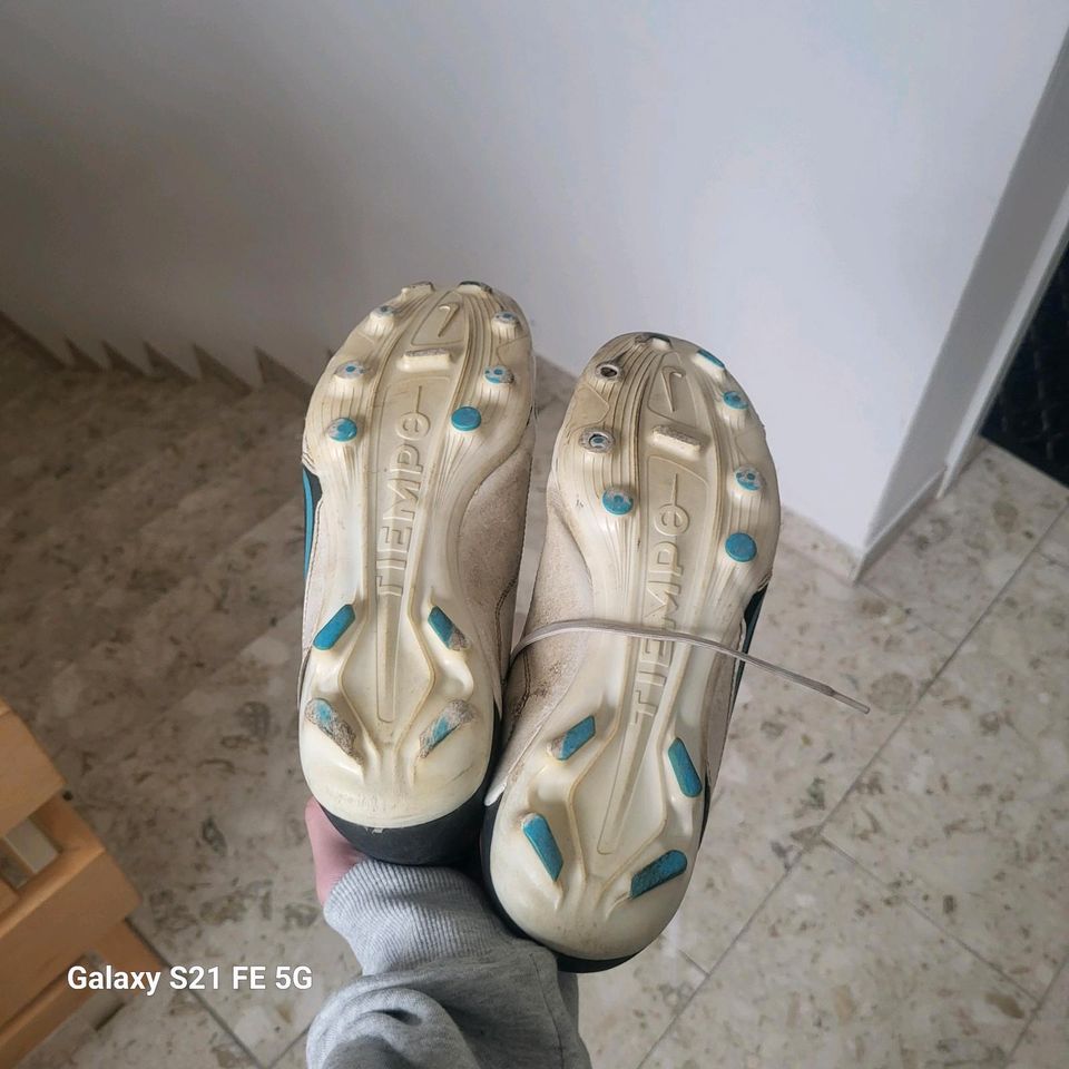 Nike tiempo Fußballschuhe mit stohlen in Lappersdorf