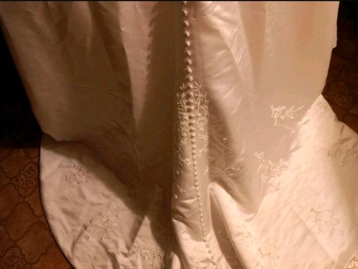 Traumkleid Hochzeitskleid in Cremeweiß neuwertig gr 44 in Daaden