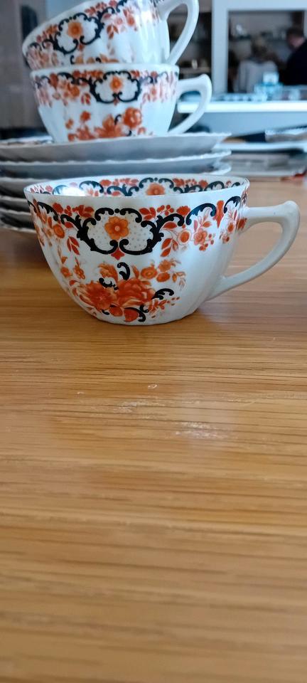 Uraltes Kaffeeservice Kaffeegeschirr für 6 Personen Goldrand in Aachen