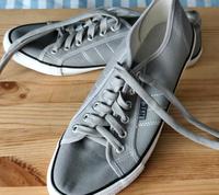Neue hellgraue Canvas Turnschuhe zum Binden, Gr. 45 Bayern - Raubling Vorschau