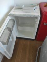 Kleine kühlschrank in weiß funktioniert noch und eine braune defe Schleswig-Holstein - Henstedt-Ulzburg Vorschau