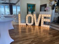 Miete: XXL LOVE Buchstaben für Hochzeit Hessen - Wetzlar Vorschau