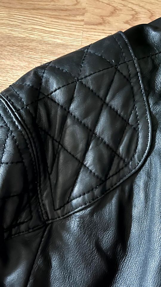Mustang Echtlederjacke Gr. L | Leder Jacke schwarz Lederjacke in Ettlingen