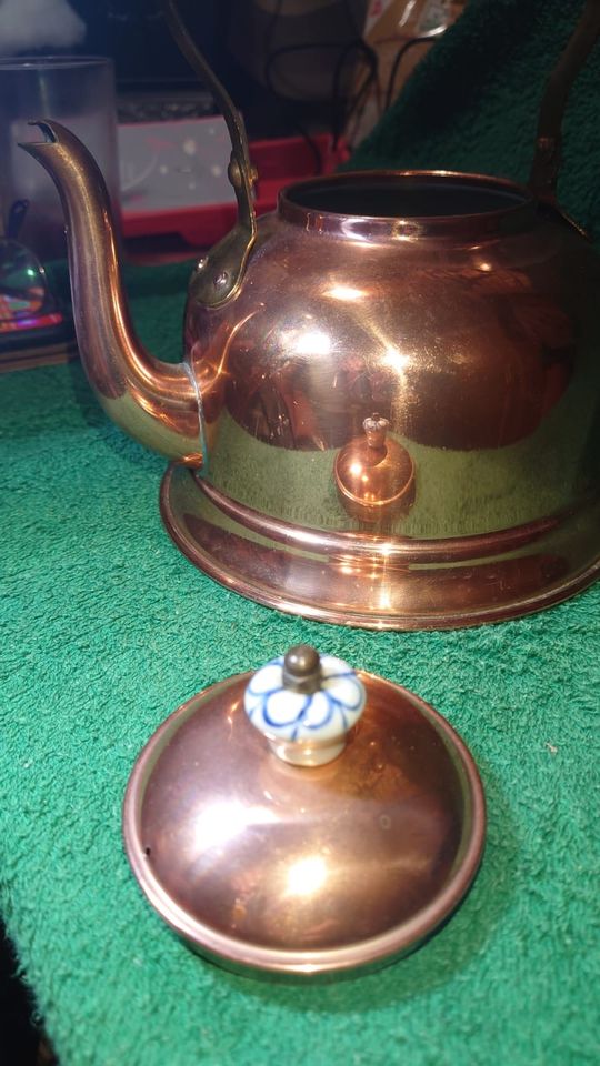 Teekanne aus Kupfer mit Messing und Porzellan neu in Karlsruhe