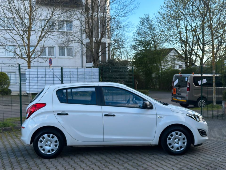 Hyundai i20 1.2 FIFA,TÜV, Euro5 in Hanau