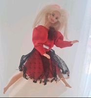 Barbie Blond 1966 China Rot Schwarz ⚫️ Tüllrock Goldrand Essen - Essen-Borbeck Vorschau