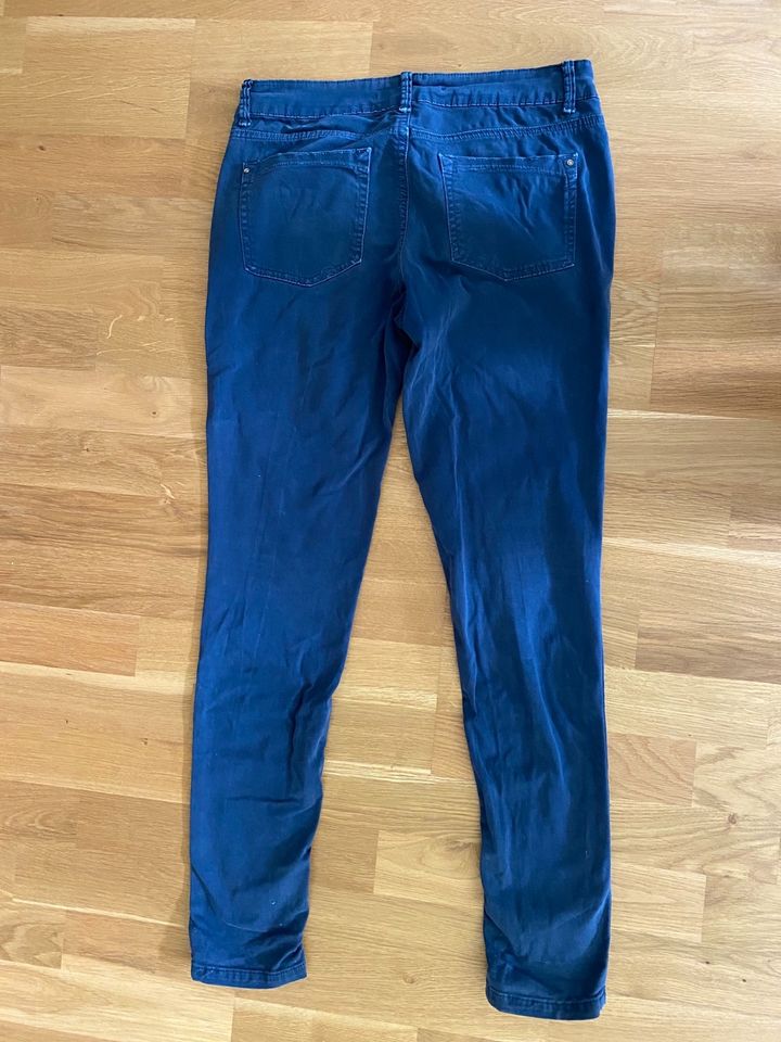 ZARA Basic Damen Jeans Hose blau 38 in Bismark (Altmark)