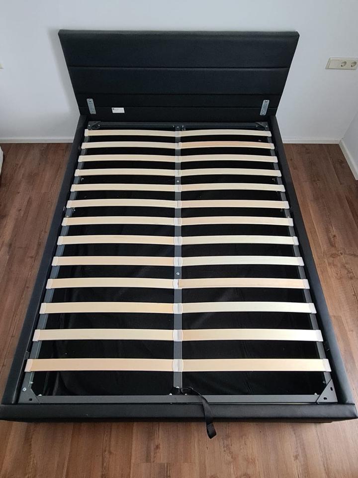 Doppelbett Komplettset Matratze & Schoner neuwertig 140x200 cm in Hof (Saale)