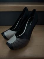 Pumps beige/schwarz in Gr. 39 Hessen - Kassel Vorschau