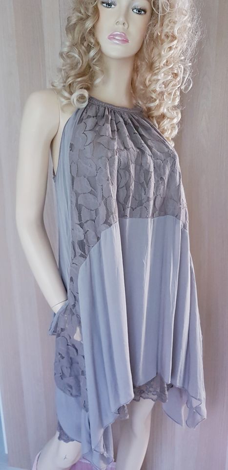 Damen Italy Kleid S 36/38 Asymmetrisch Spitze Taupe wie neu in Gammertingen