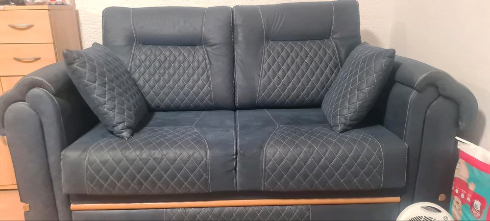 kleines Sofa in sehr gutem Zustand in Worms