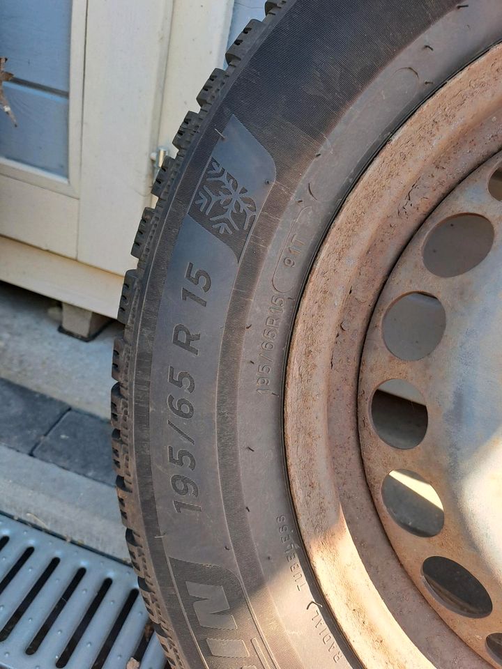 Winterreifen 195/65 R 15 T  2x2 in Eddelak