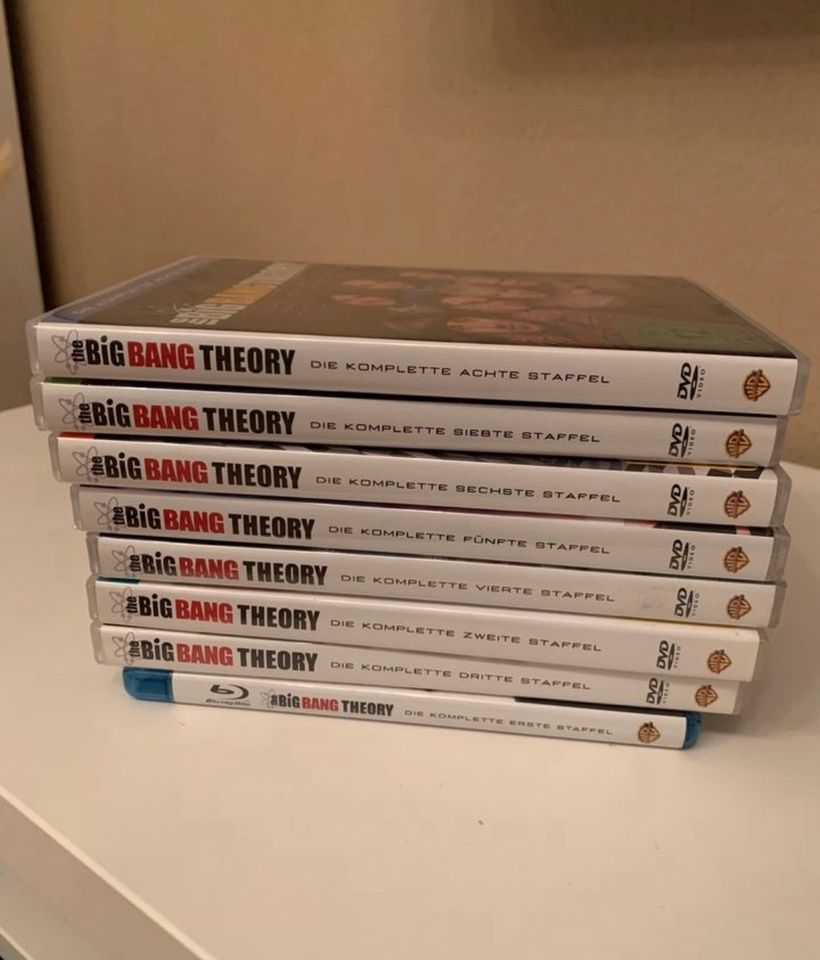 Big Bang Theory Staffel 1-8 (DVD und Blue Ray) in Augsburg