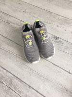 Leichte Mash Sneaker Schuhe H&M grau Mädchen Gr. 33 Niedersachsen - Braunschweig Vorschau