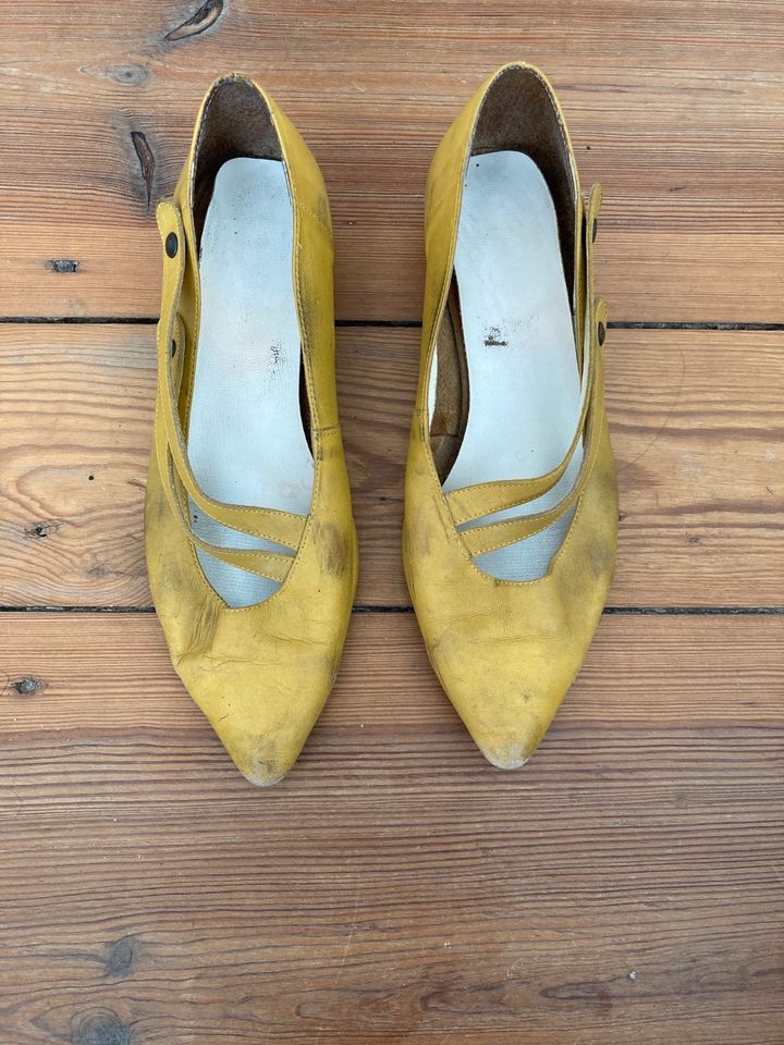 Gelbe Sandalen / Ballerinas / vintage / 37 in Berlin