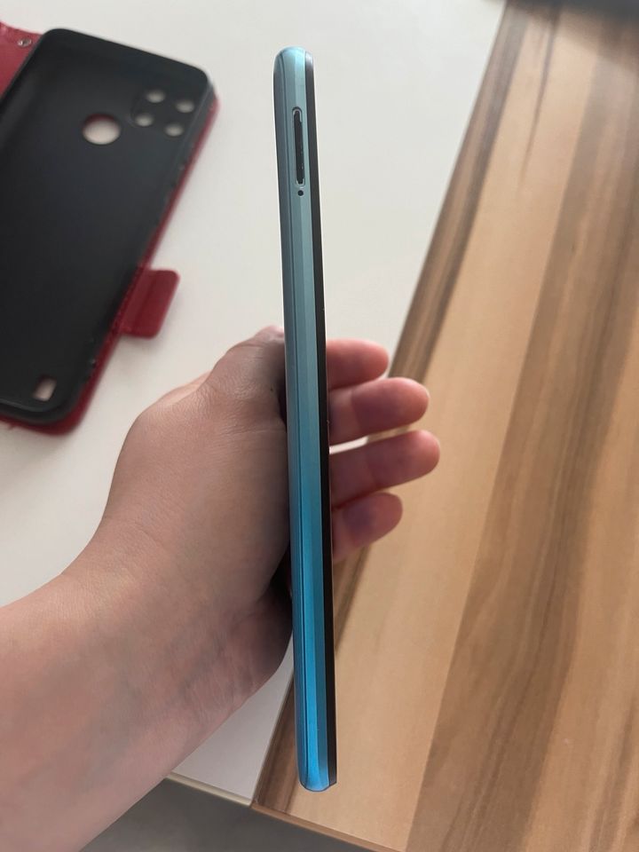 Xiaomi RealMe in babyblau in Alsdorf