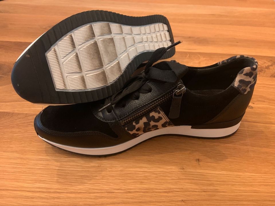 Sneaker von Gabor, Gr. 39, Animal Print schwarz in Duisburg