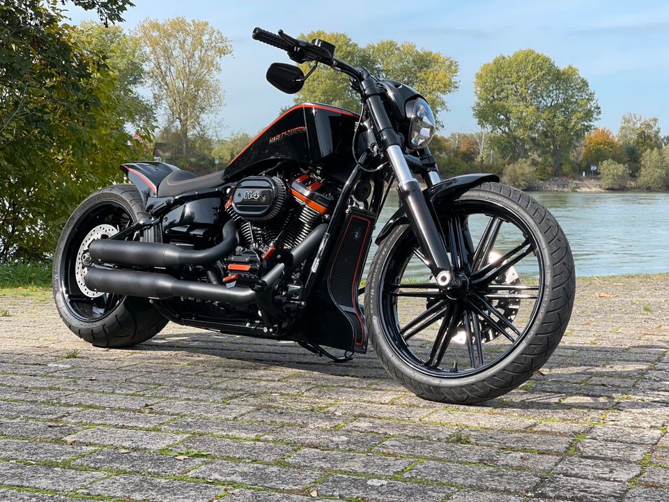 Harley Davidson Softail Breakout in Mannheim