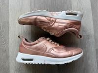 Nike AIR Max Thea Metallic Roségold-Leder Gr. 36,5 Niedersachsen - Harsefeld Vorschau