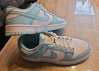 Nike sneakers, Turnschuh,  Größe 39 Hessen - Ehringshausen Vorschau