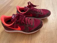 Nike Schuhe Sneaker Gr. 38,5 Nordrhein-Westfalen - Hilden Vorschau