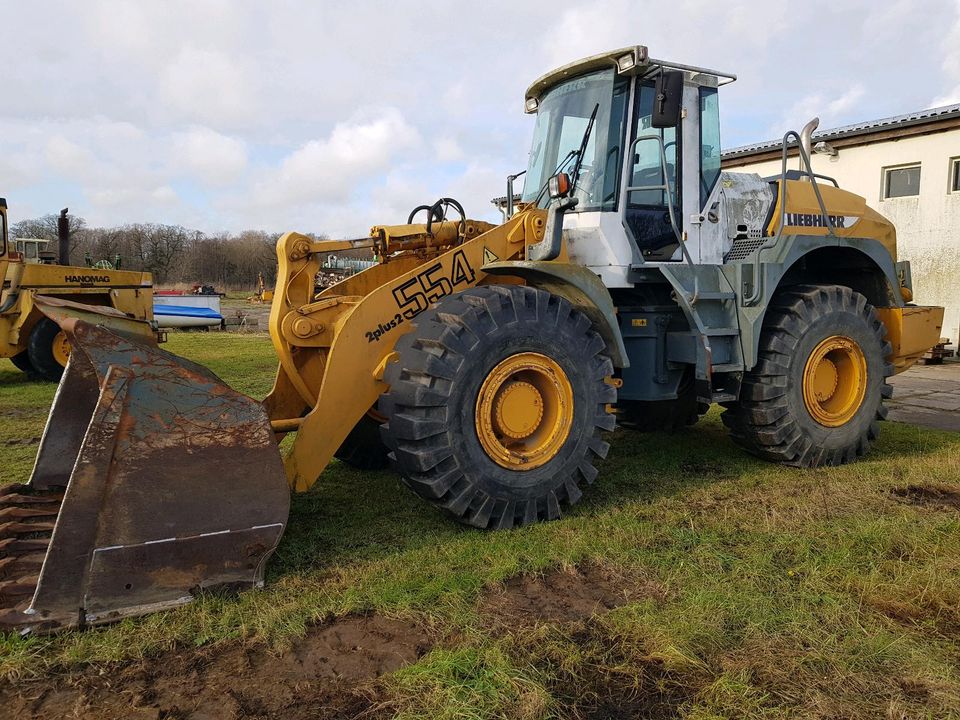 Radlader Liebherr 554, 2plus2 in Semlow