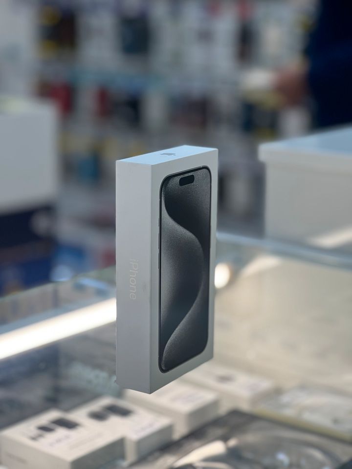 iPhone 15 Pro Max 256GB Natural Titanium *NEU Versiegelt*⭐️⭐️⭐️ in Regensburg