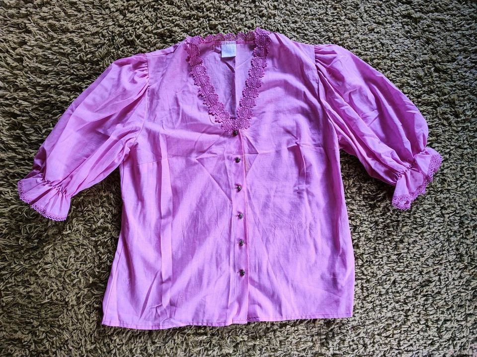 Vintage Bluse rosa Spitze Plisseerock schwarz Gr. 44 in Altenburg