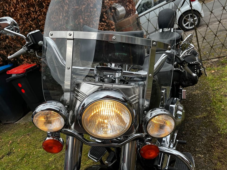 Harley Davidson Heritage Softail Classic 2. Hand in Hamburg