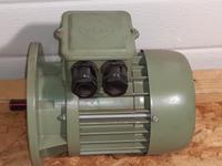 DDR Motor VEM 0,3 / 0,4 KW 1350 / 2770 U/min 380V 6,2kg UNBENUTZT Sachsen - Zwoenitz Vorschau