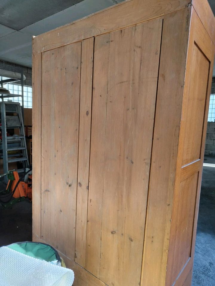 Schrank vintage retro Holz massiv Möbel Spiegel 50er 60er Kleider in Wangen im Allgäu