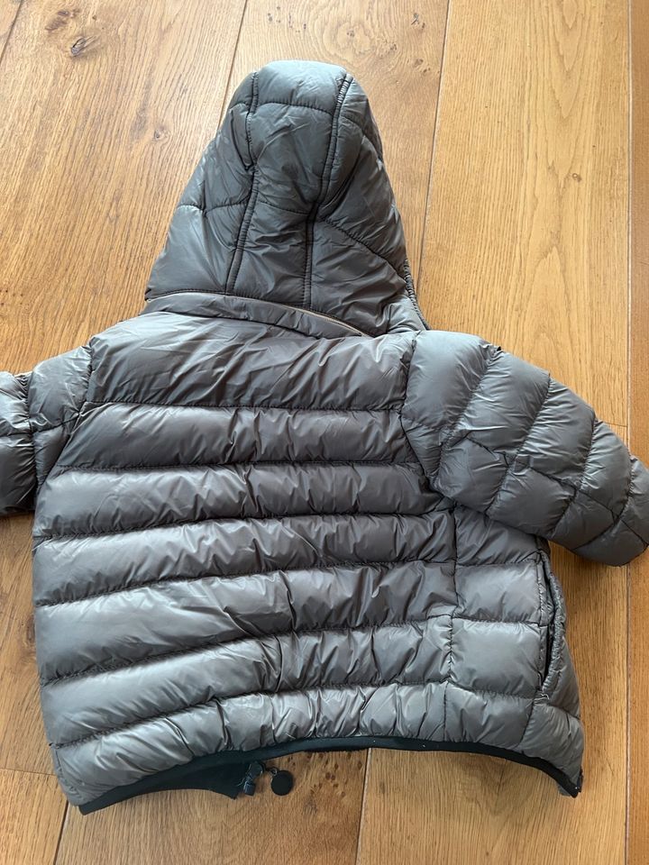 Designer Winterjacke von MONCLER Neupreis bei über 300€ in Köln