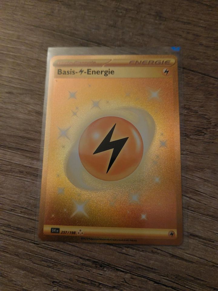 Pokemon Karmesin&Purpur Goldkarte 257/198 Elektro Energie in Berlin