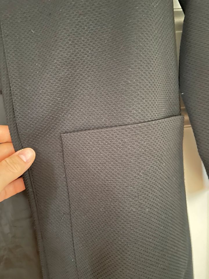 Blazer lang H&M 40 schwarz Mantel Jacke in Kiel