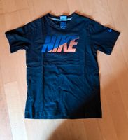 Schwarzes Nike-T-Shirt Größe 128-137 cm Rheinland-Pfalz - Pfaffen-Schwabenheim Vorschau