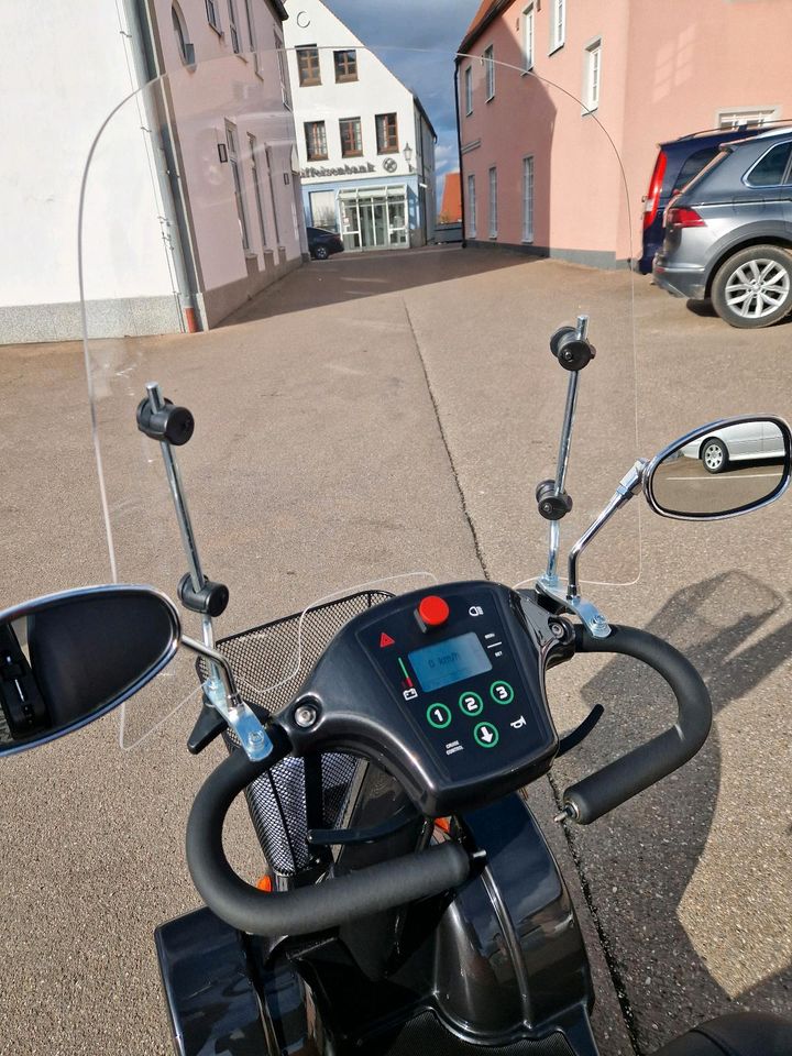 Elektromobil SOLO v. Life&Mobility aus 2022 wenig benutzt NP8000€ in Inchenhofen