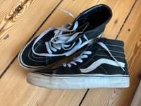 Vans, schwarz, Wildleder Gr 39 Pankow - Prenzlauer Berg Vorschau
