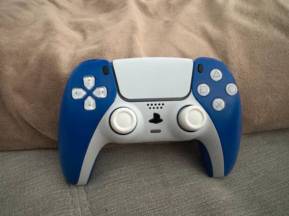 Ps5 PlayStation 5 Controller in blau weiß FC Schalke 04 Farben in Overath