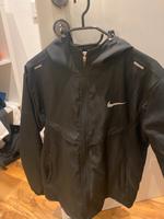 Nike Jacke schwarz neu Hessen - Dietzenbach Vorschau