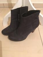 Stiefeletten Högl Leder Nubuk Nachtblau Gr 36 Absatz 6cm Brandenburg - Fürstenberg/Havel Vorschau