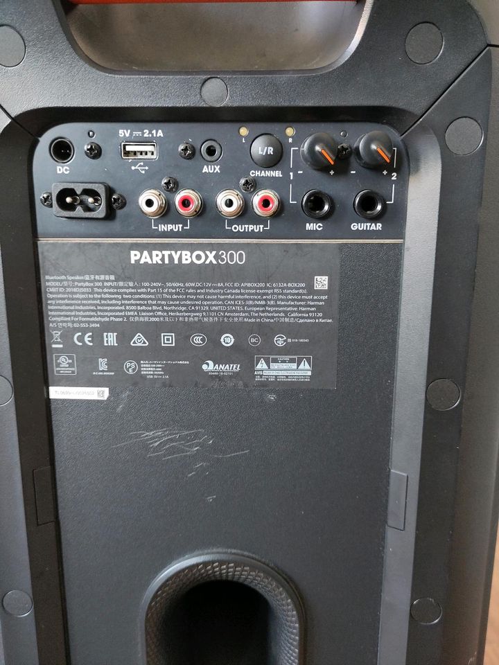 JBL Partybox 300 Bluetooth Lautsprecher OVP in Bremerhaven