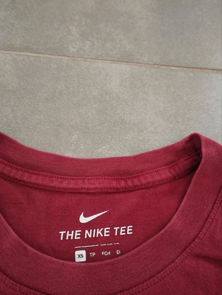 Damen und Jugendliche T-Shirt Nike in Überherrn